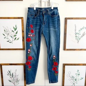 Flower Embroidery Jegging